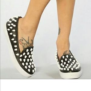 skull sneakers size 11